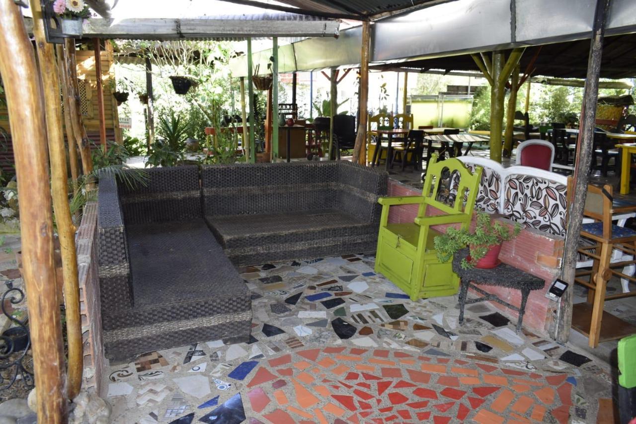 Posadamanduka Eco-Hostel บิยาบิเซนซิโอ ภายนอก รูปภาพ